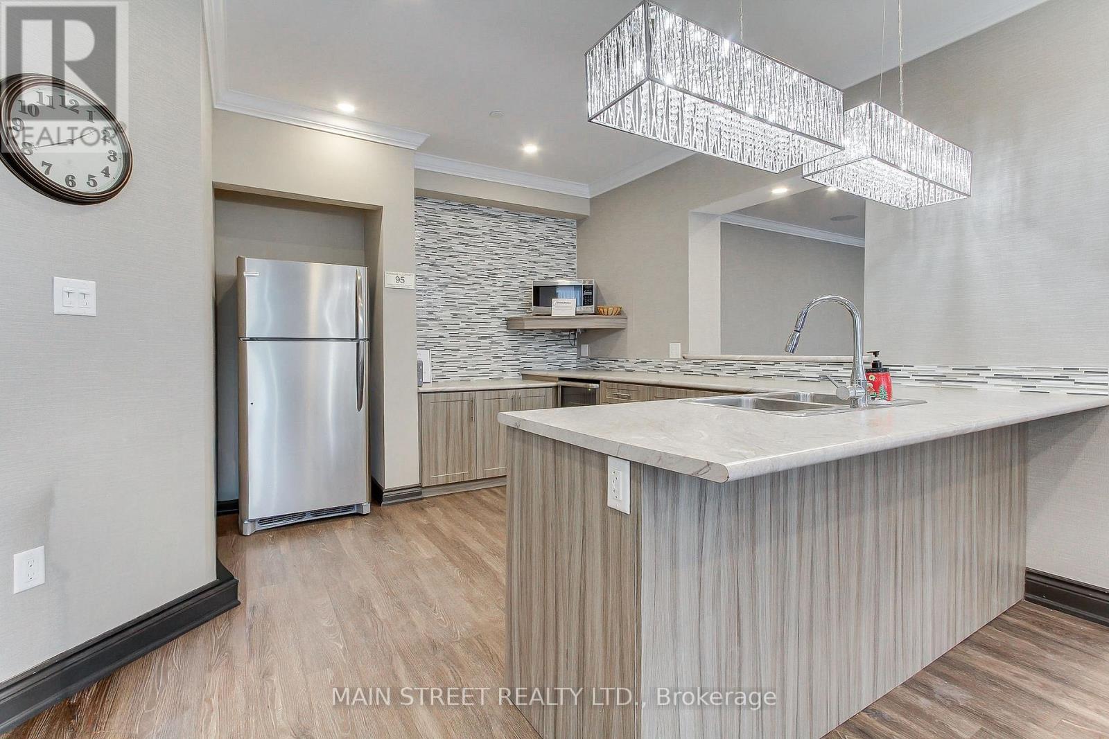 211 - 270 Davis Drive, Newmarket, Ontario  L3Y 8K2 - Photo 22 - N12829554