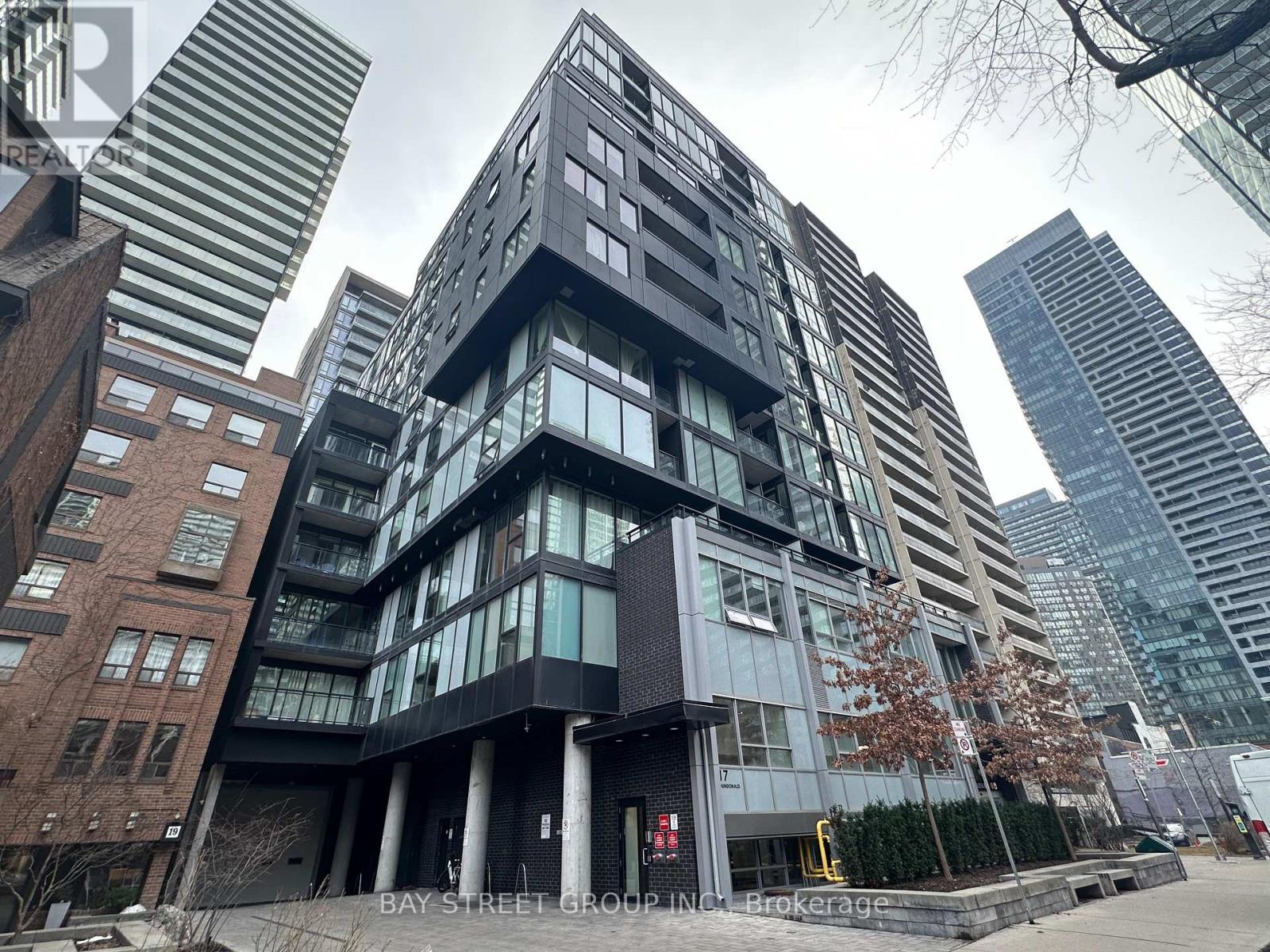 1703 - 17 DUNDONALD STREET, Toronto, Ontario