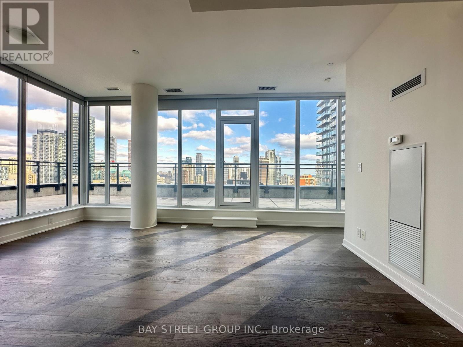 1703 - 17 Dundonald Street, Toronto, Ontario  M4Y 0E4 - Photo 11 - C13137570