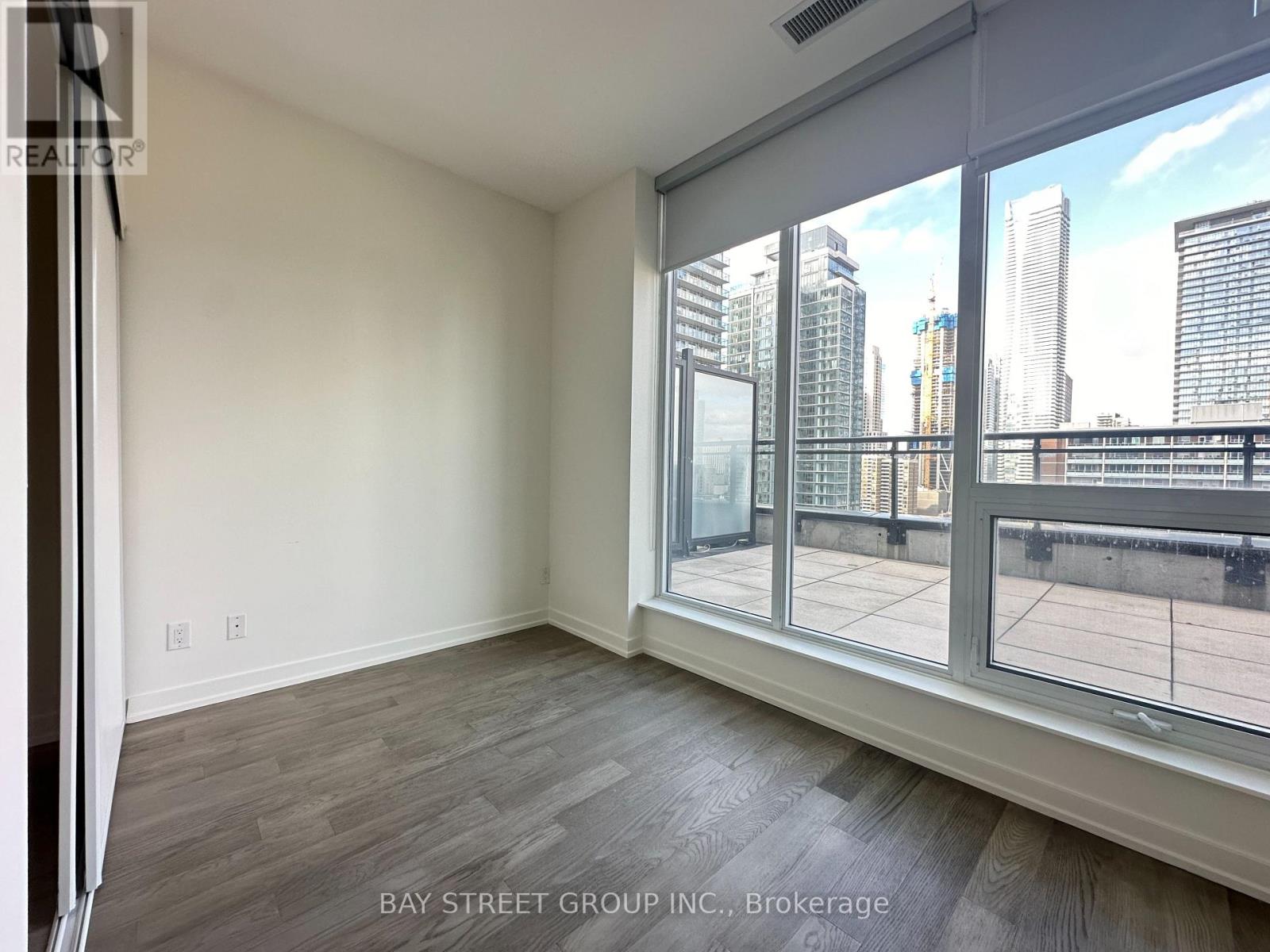 1703 - 17 Dundonald Street, Toronto, Ontario  M4Y 0E4 - Photo 9 - C13137570