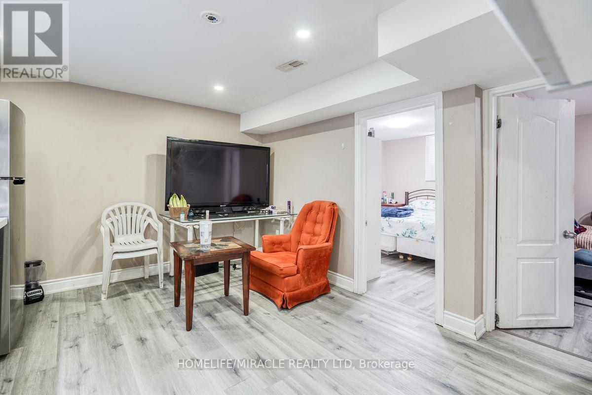 40 Reigate Avenue, Brampton, Ontario  L6V 2E3 - Photo 23 - W13075390