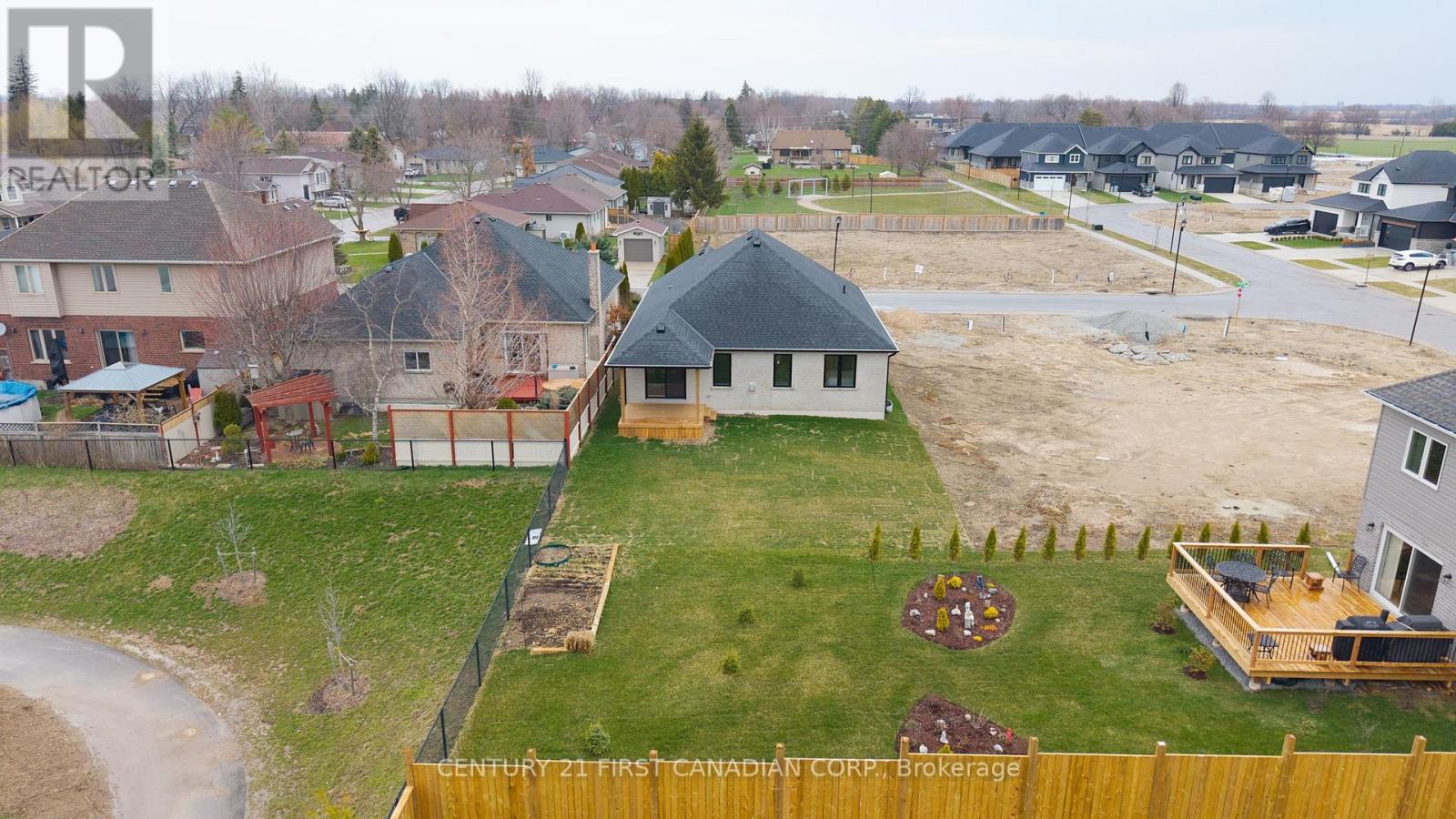 21 Hamilton Street, North Middlesex, Ontario  N0M 1A0 - Photo 34 - X12984250