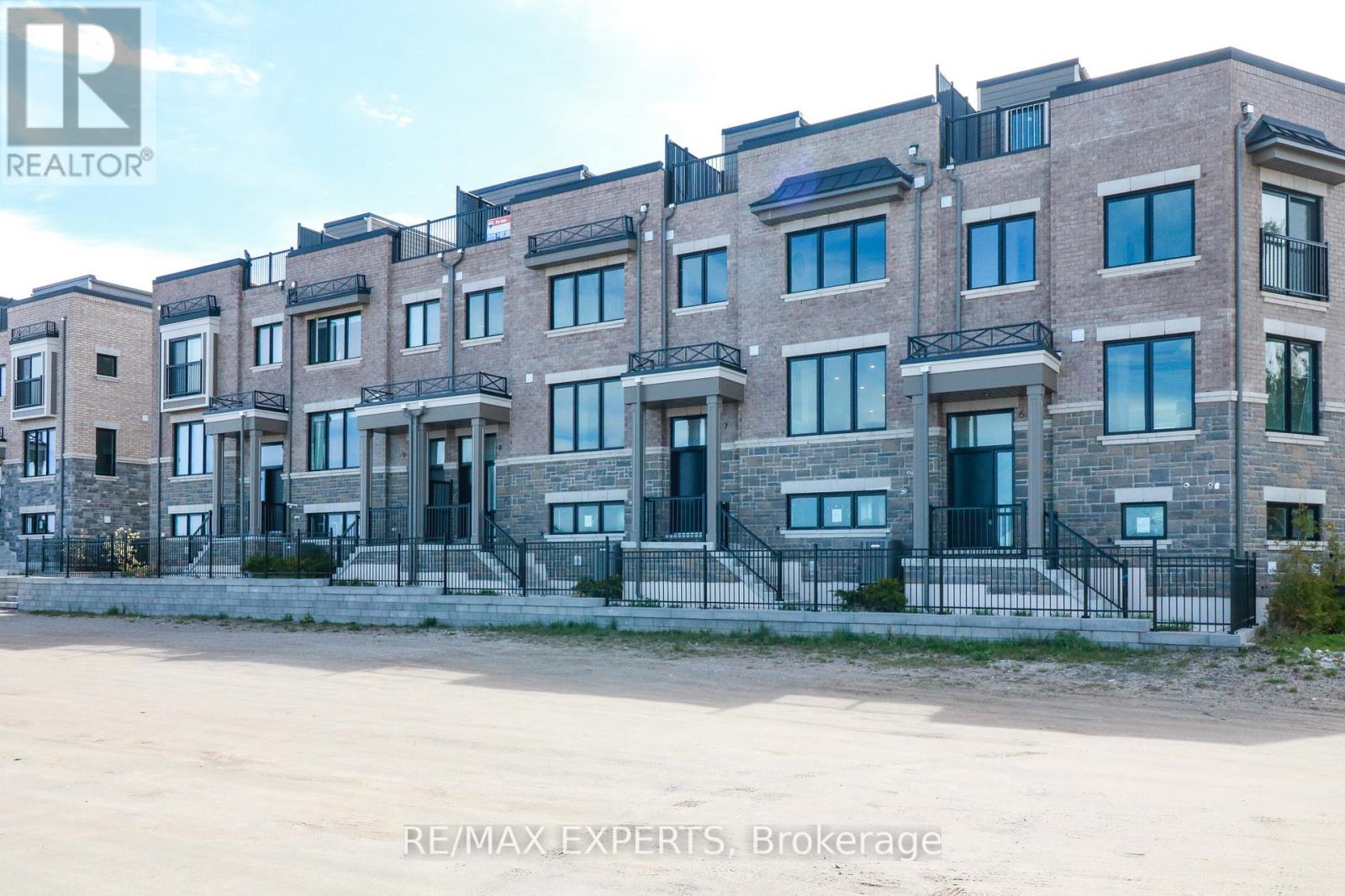 7 Julia Circle, Wasaga Beach, Ontario  L9Z 2M4 - Photo 3 - S13155826