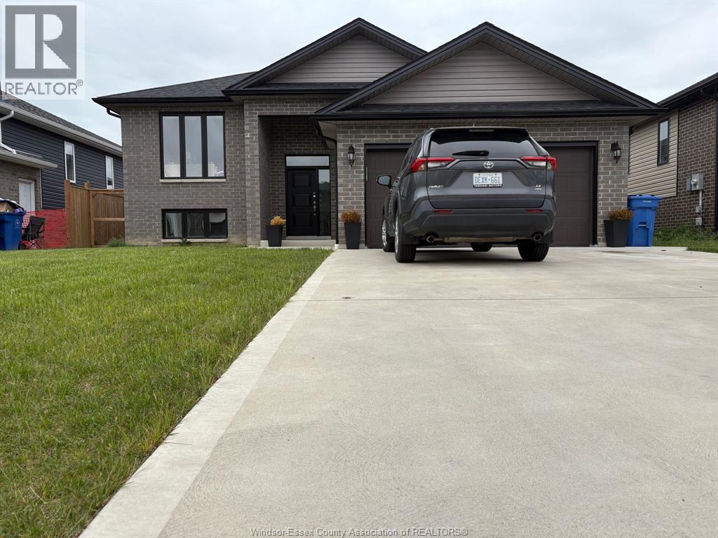 MLS# 26011910: 407 THOMPSON AVENUE Unit# 2, Amherstburg, Canada
