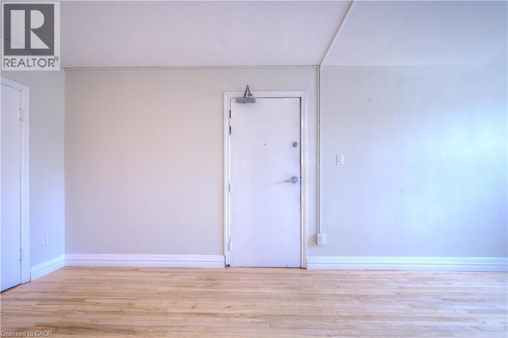 141 Chapel Street Unit# 9, Kitchener, Ontario  N2H 2T6 - Photo 4 - 40825393