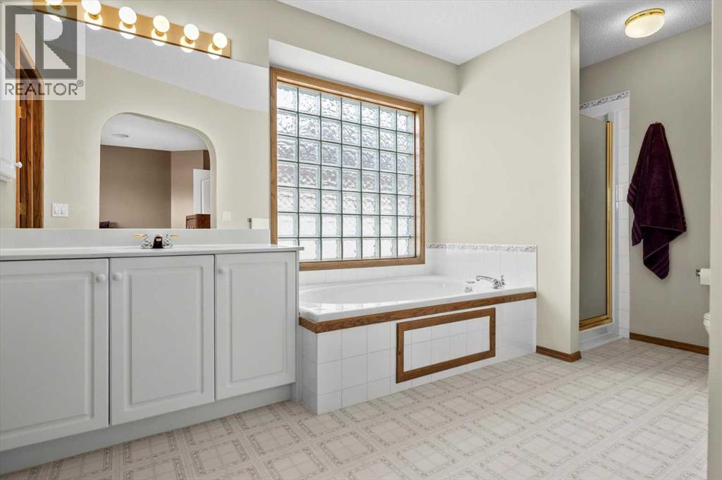 4 Citadel Meadow Court NW, Calgary, Alberta  T3G 4K6 - Photo 32 - A2308064