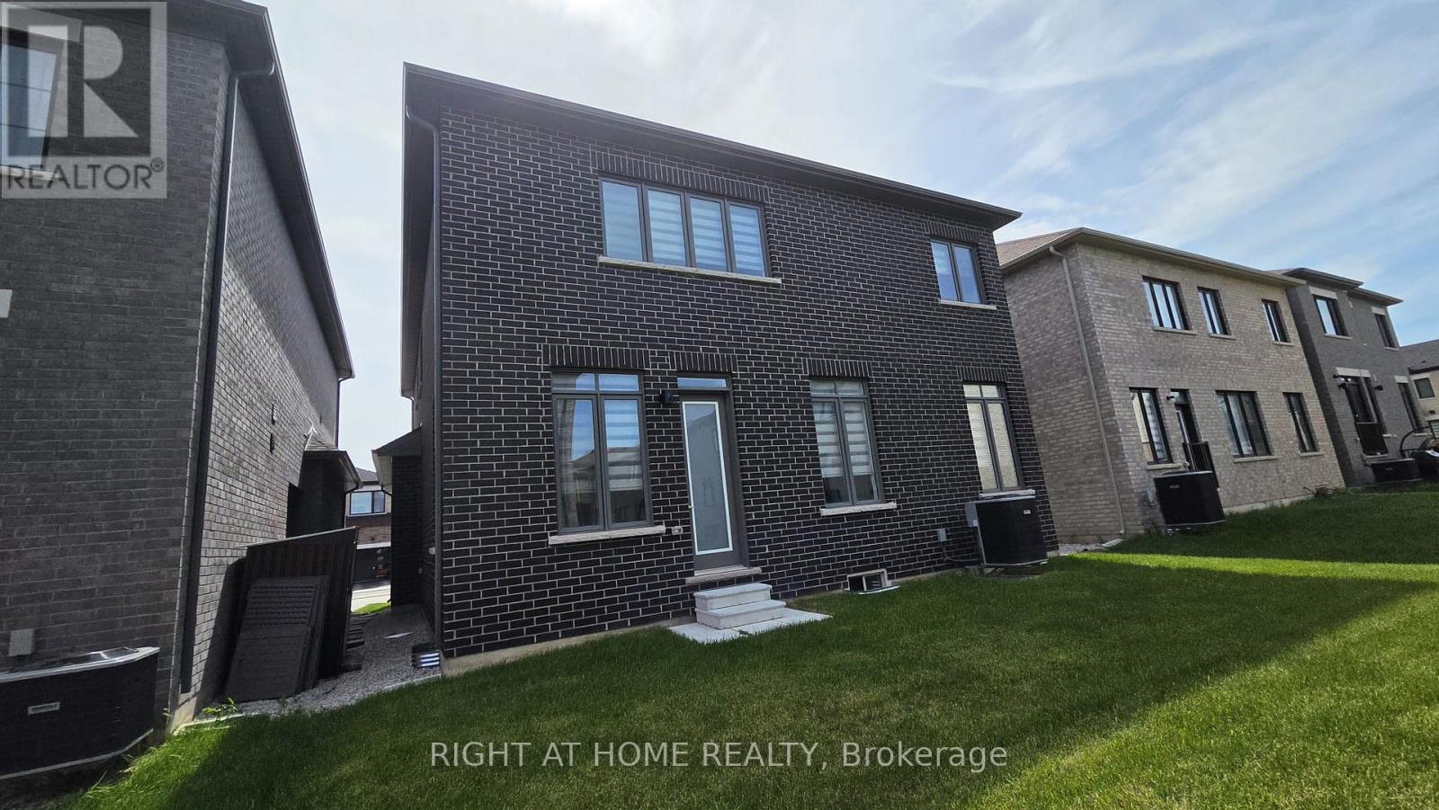 816 Apple Terrace, Milton, Ontario  L9E 2C3 - Photo 36 - W13064214