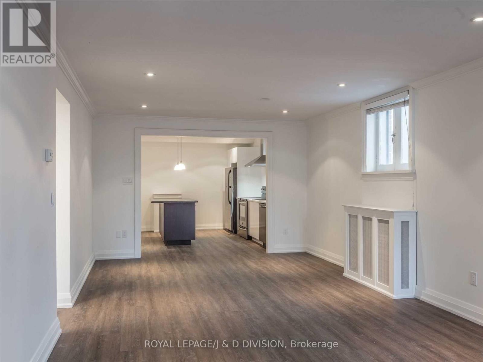 477a Oriole Parkway, Toronto, Ontario  M5P 2H9 - Photo 5 - C13163722