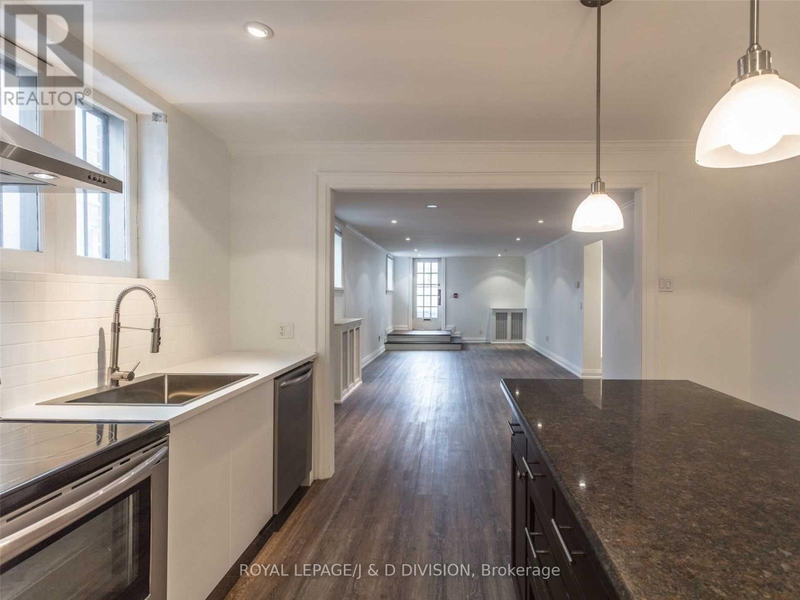 477a Oriole Parkway, Toronto, Ontario  M5P 2H9 - Photo 7 - C13163722