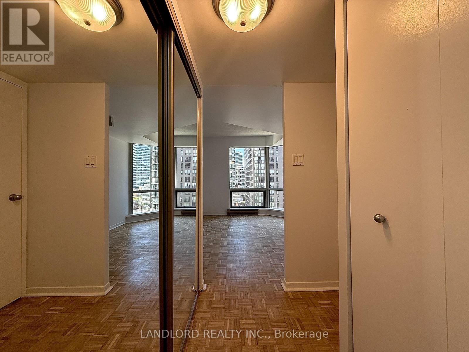 907 - 1001 Bay Street, Toronto, Ontario  M5S 3A6 - Photo 23 - C13163890