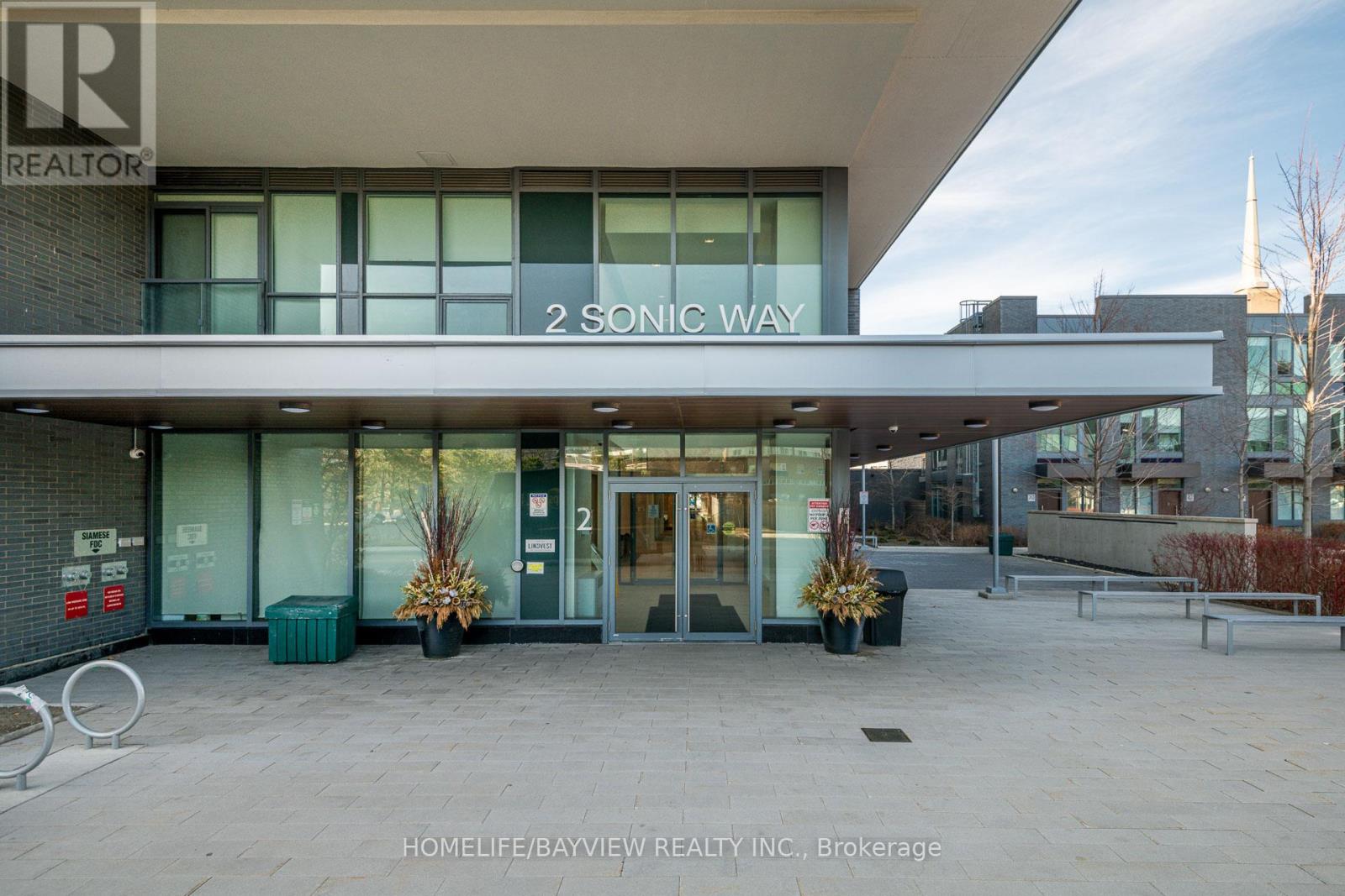 2111 - 2 Sonic Way, Toronto, Ontario  M3C 0P2 - Photo 2 - C13163932