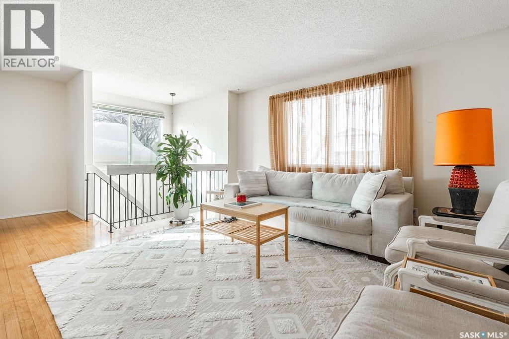 724 M Avenue S, Saskatoon, Saskatchewan  S7M 2L4 - Photo 7 - SK036890
