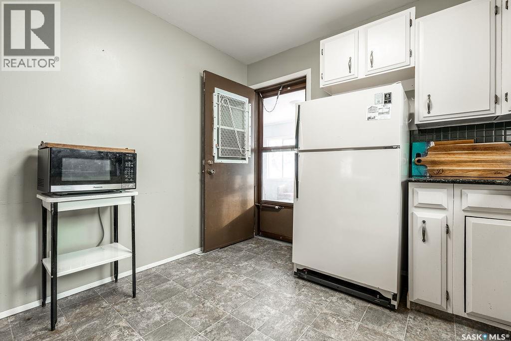 724 M Avenue S, Saskatoon, Saskatchewan  S7M 2L4 - Photo 17 - SK036890