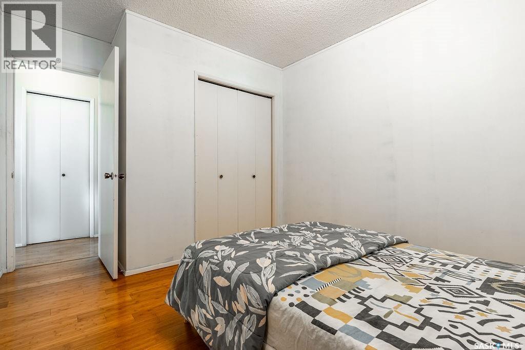 724 M Avenue S, Saskatoon, Saskatchewan  S7M 2L4 - Photo 21 - SK036890