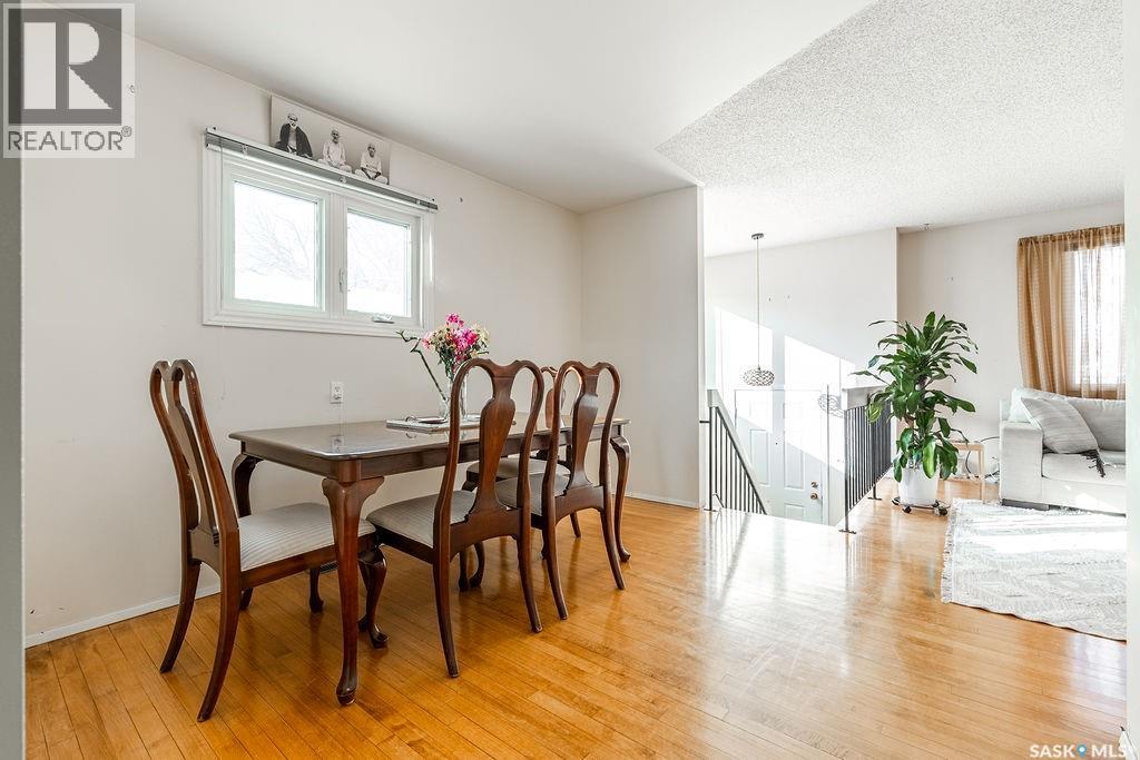 724 M Avenue S, Saskatoon, Saskatchewan  S7M 2L4 - Photo 12 - SK036890