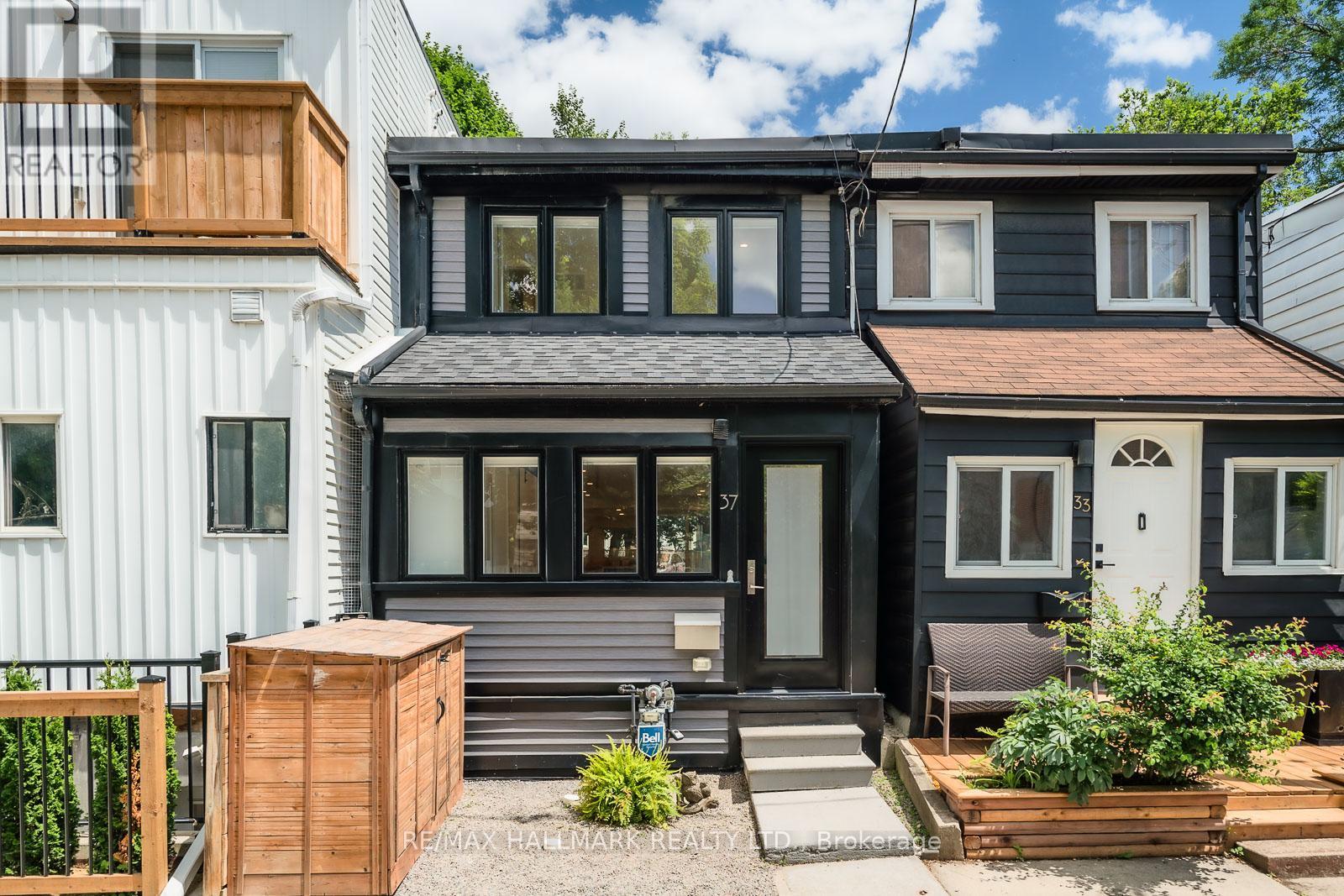 37 Craven Road, Toronto, Ontario M4L 2Z4 - Photo 2 - E13163738