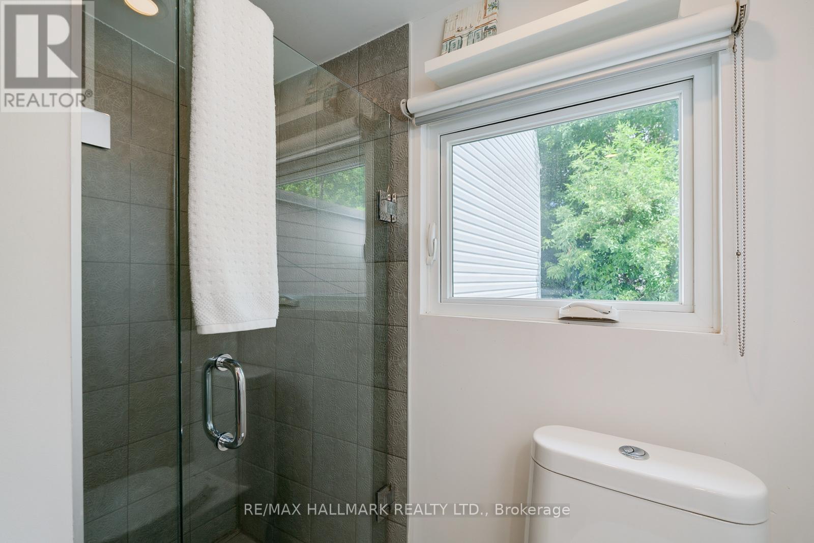 37 Craven Road, Toronto, Ontario M4L 2Z4 - Photo 24 - E13163738
