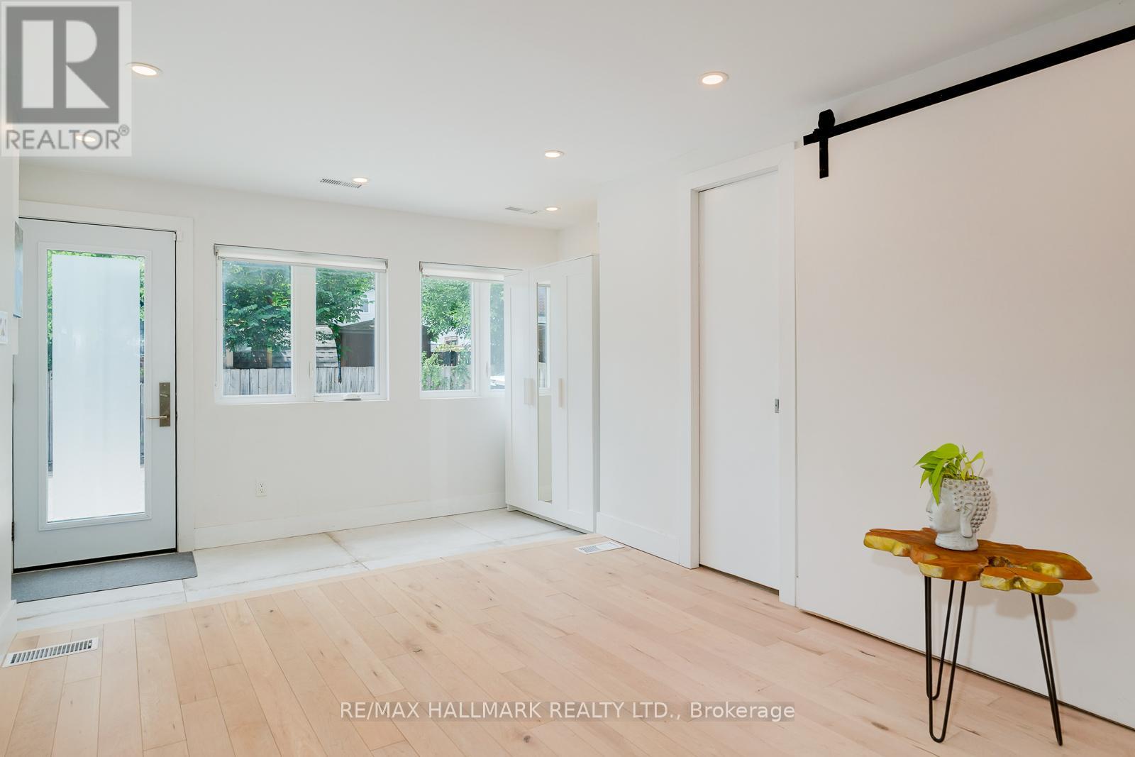 37 Craven Road, Toronto, Ontario M4L 2Z4 - Photo 3 - E13163738