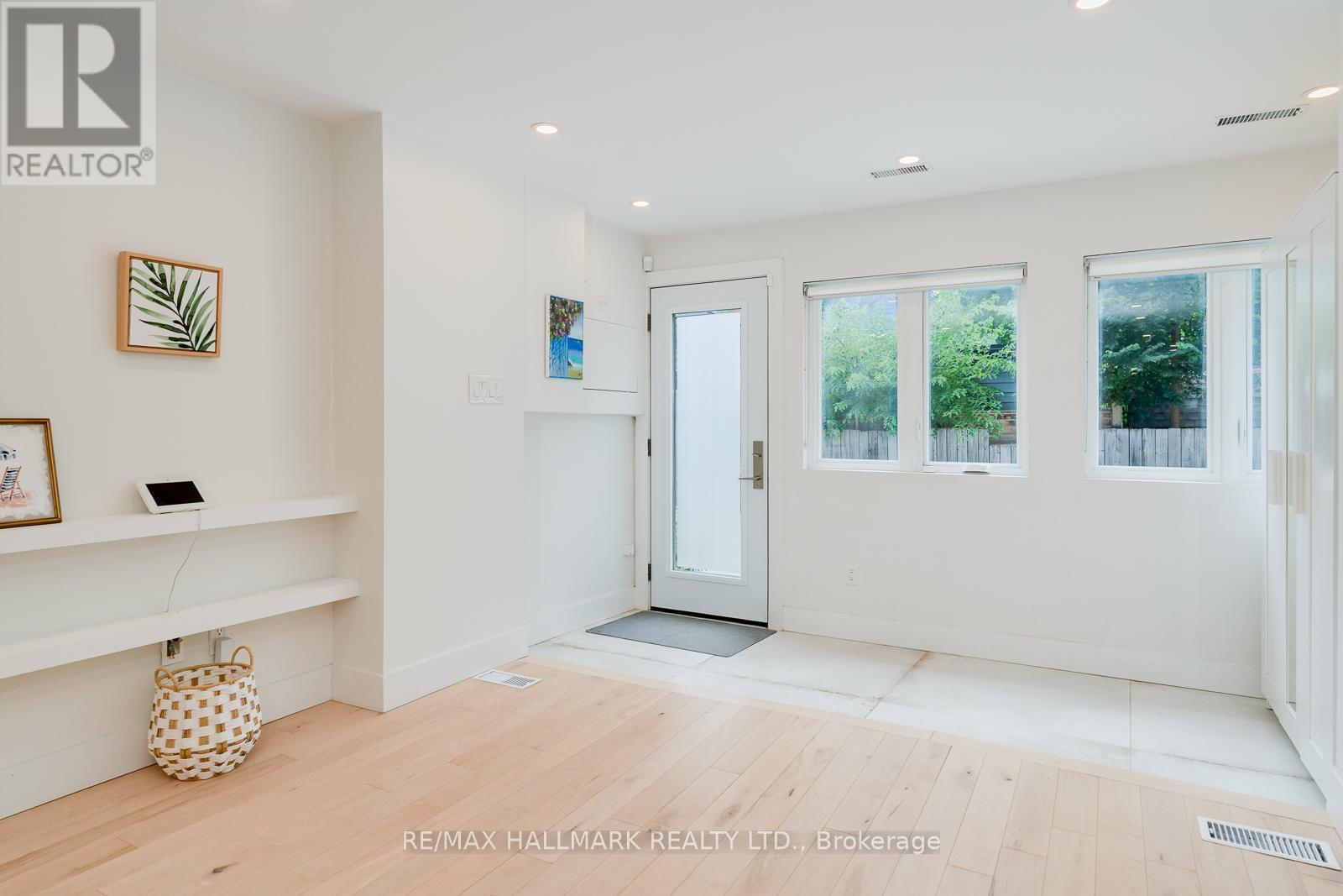 37 Craven Road, Toronto, Ontario M4L 2Z4 - Photo 4 - E13163738