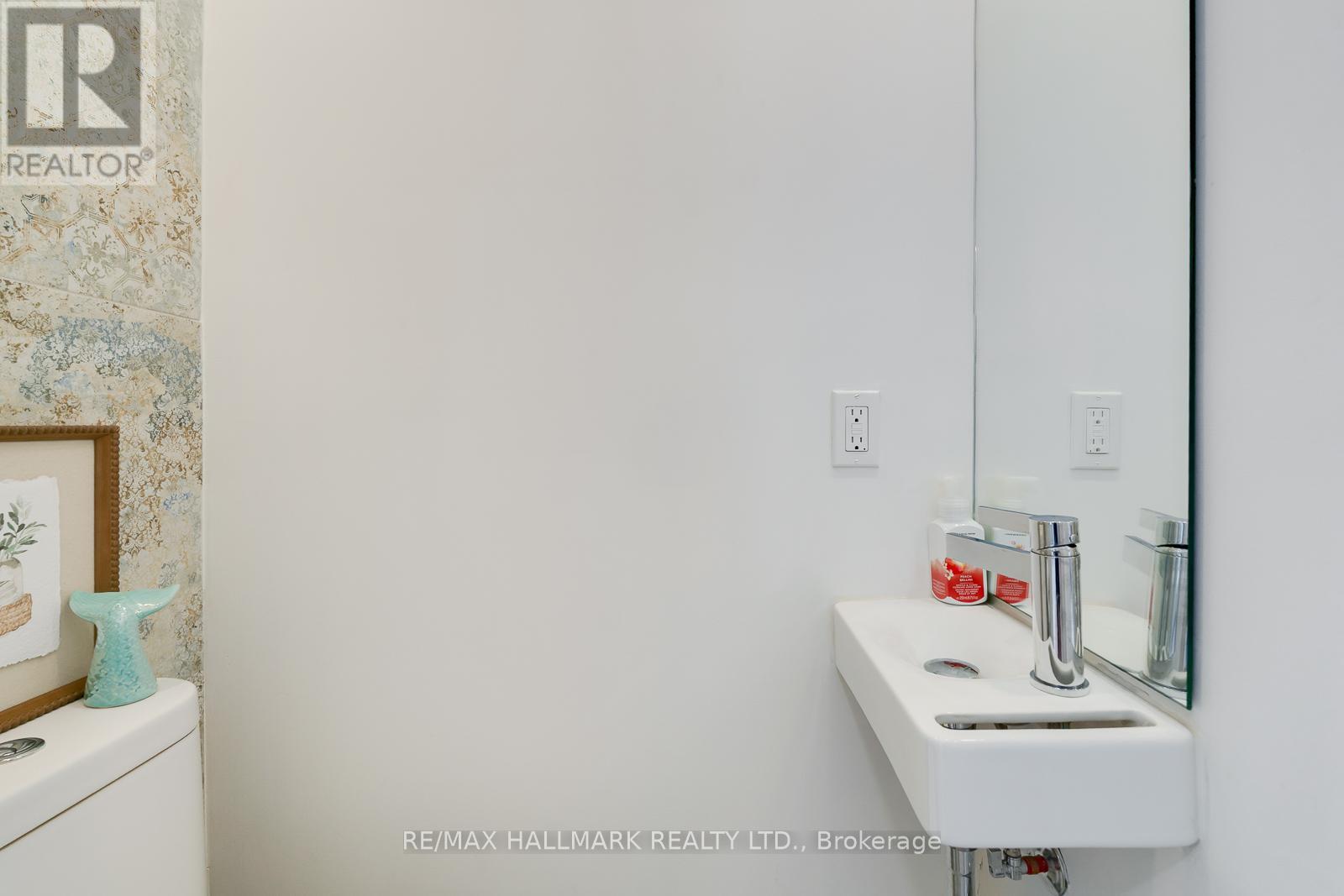 37 Craven Road, Toronto, Ontario M4L 2Z4 - Photo 7 - E13163738
