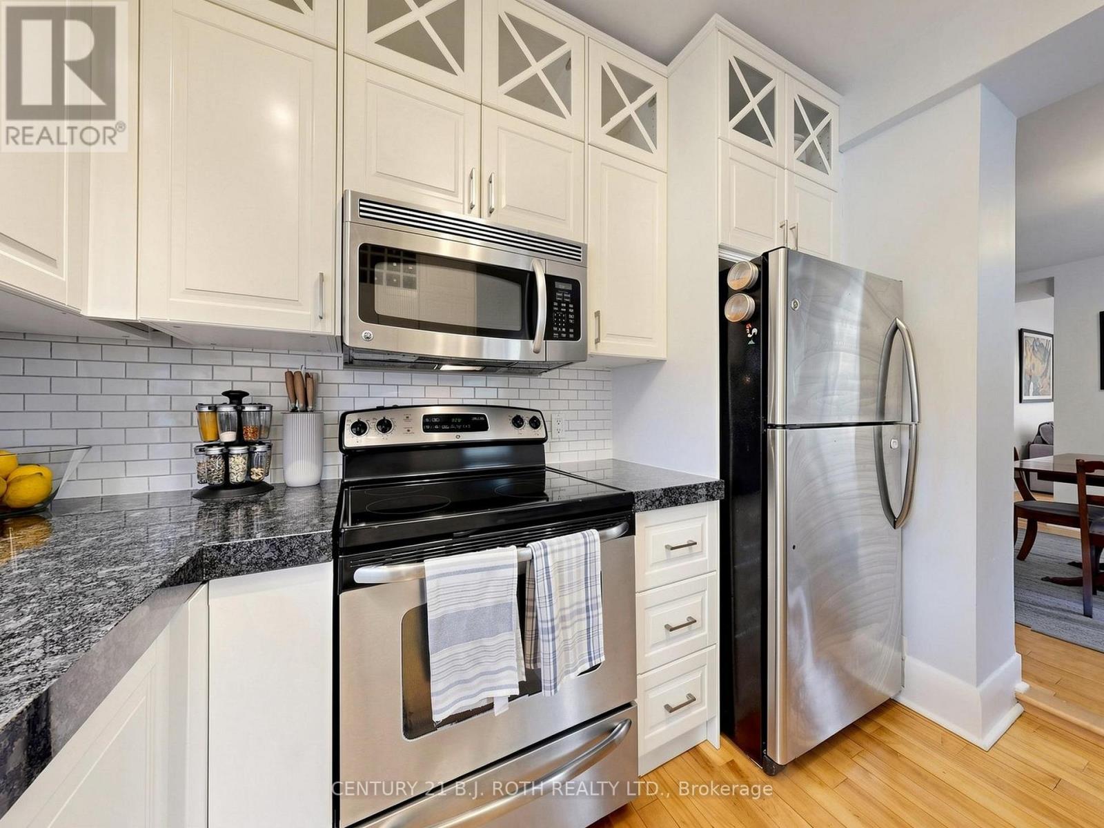 195 Wheeler Avenue, Toronto, Ontario  M4L 3V5 - Photo 17 - E13163788