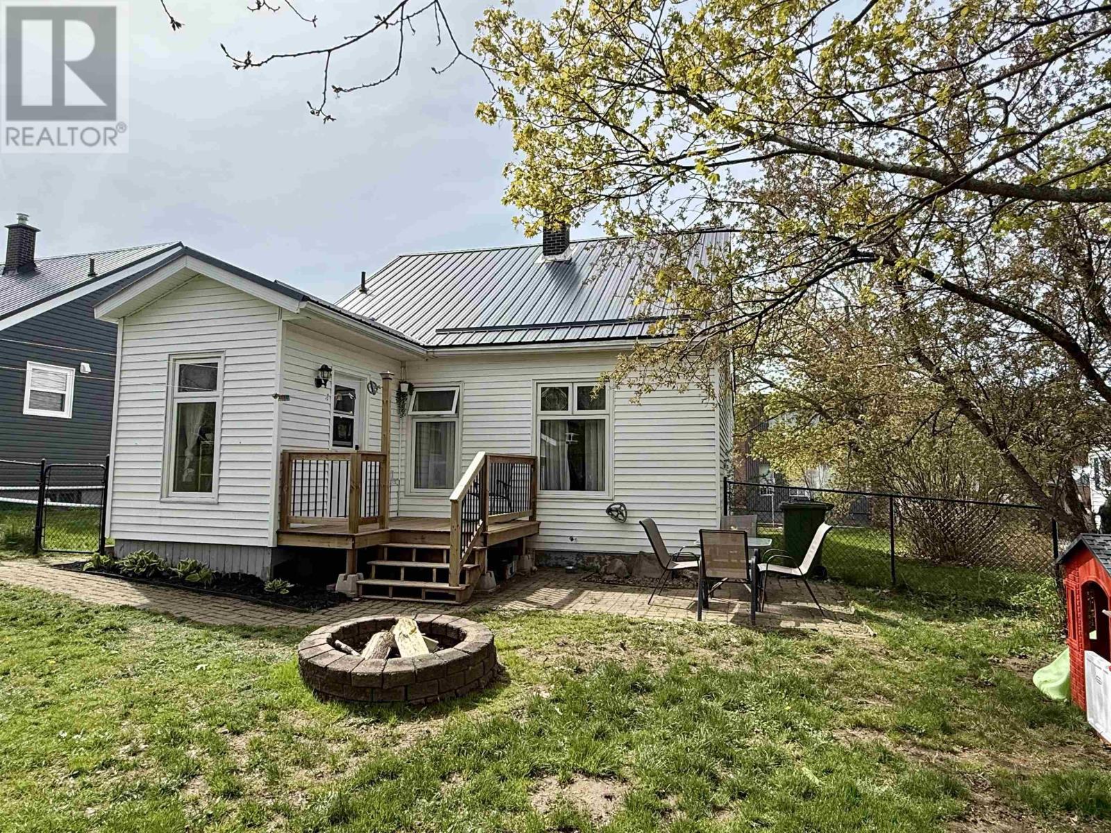 46 Dickie Street, Trenton, Nova Scotia  B0K 1X0 - Photo 8 - 202611225