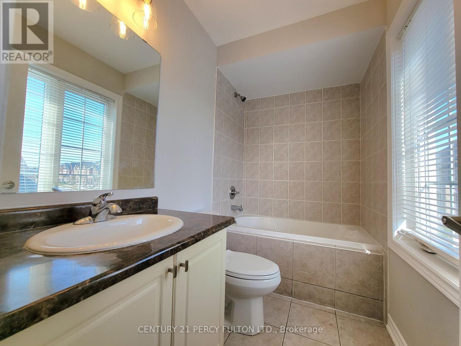 Coach - 2740 Donald Cousens Parkway, Markham, Ontario  L6B 1J5 - Photo 12 - N13163704