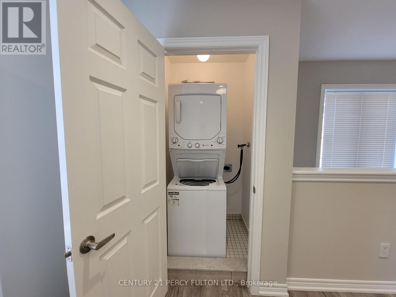 Coach - 2740 Donald Cousens Parkway, Markham, Ontario  L6B 1J5 - Photo 14 - N13163704