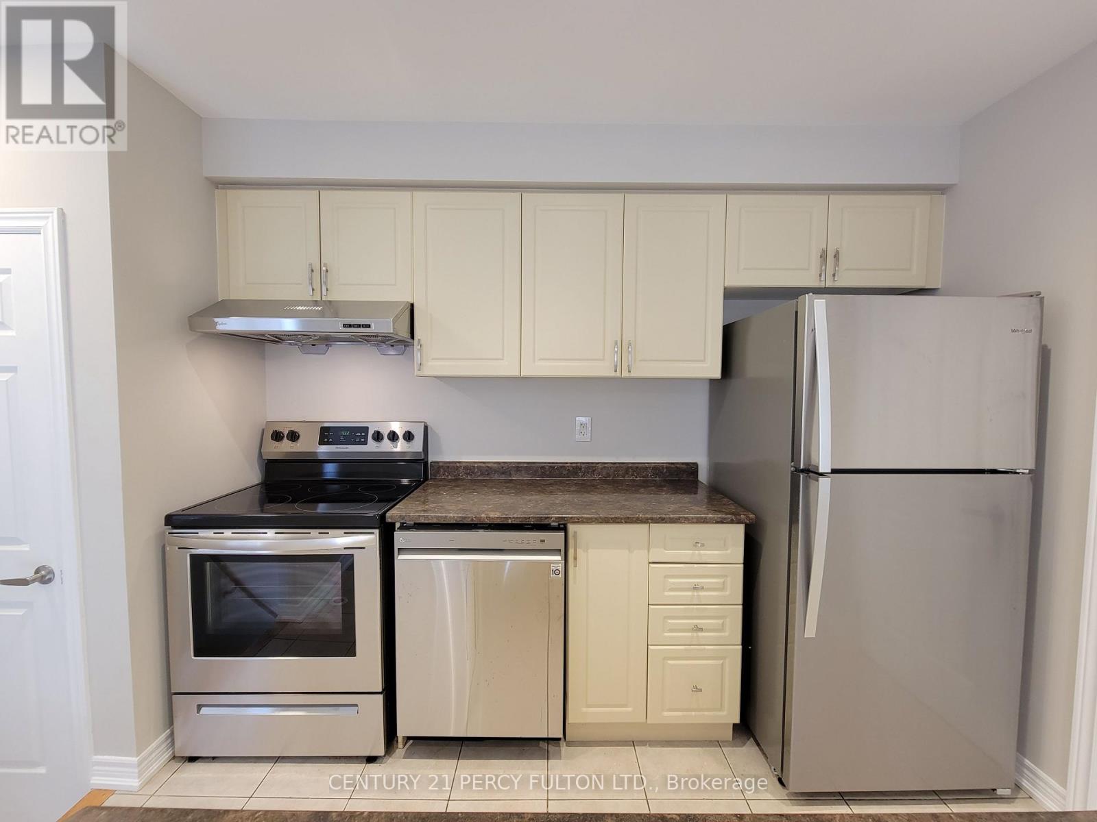 Coach - 2740 Donald Cousens Parkway, Markham, Ontario  L6B 1J5 - Photo 2 - N13163704