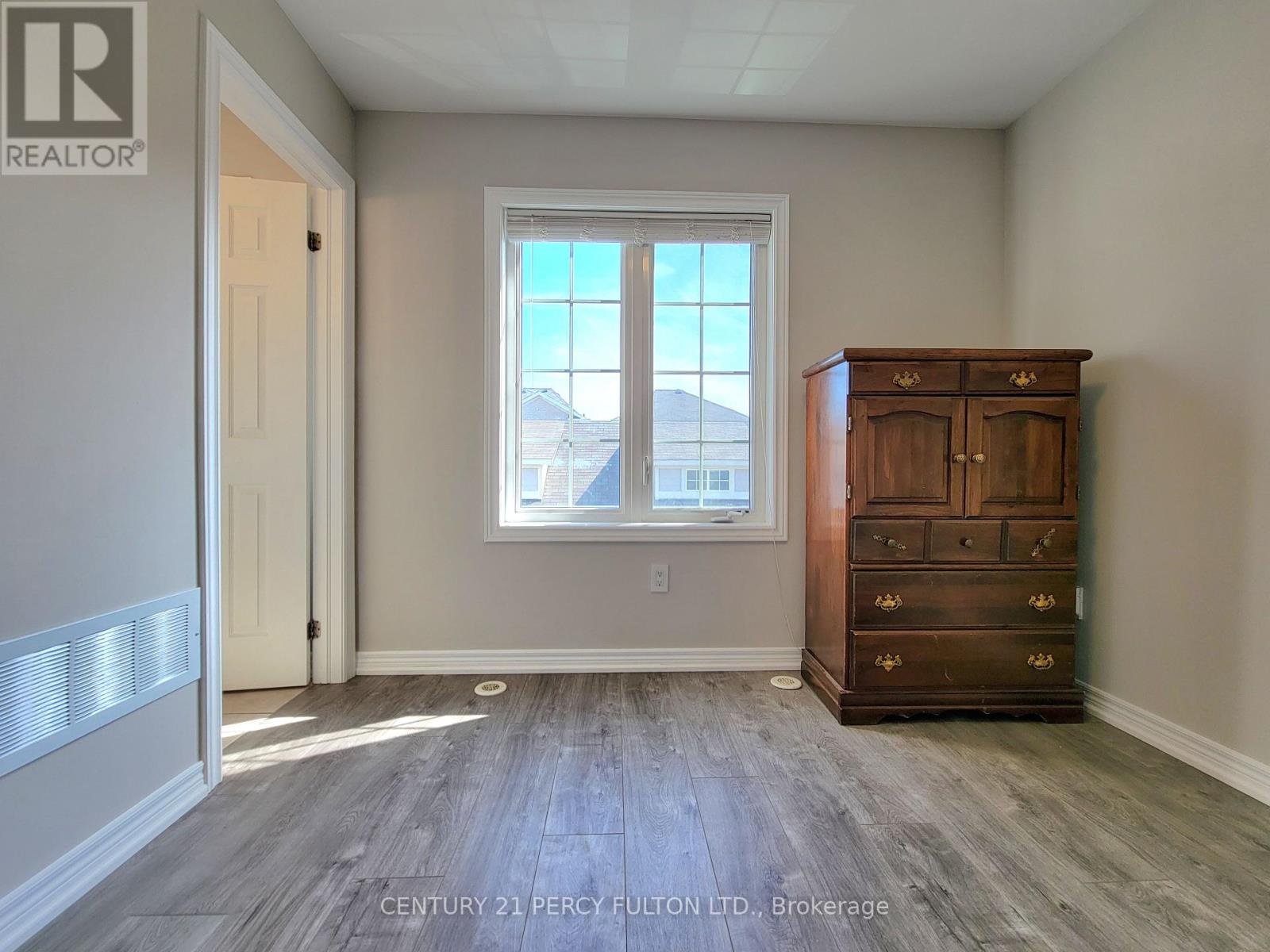 Coach - 2740 Donald Cousens Parkway, Markham, Ontario  L6B 1J5 - Photo 6 - N13163704