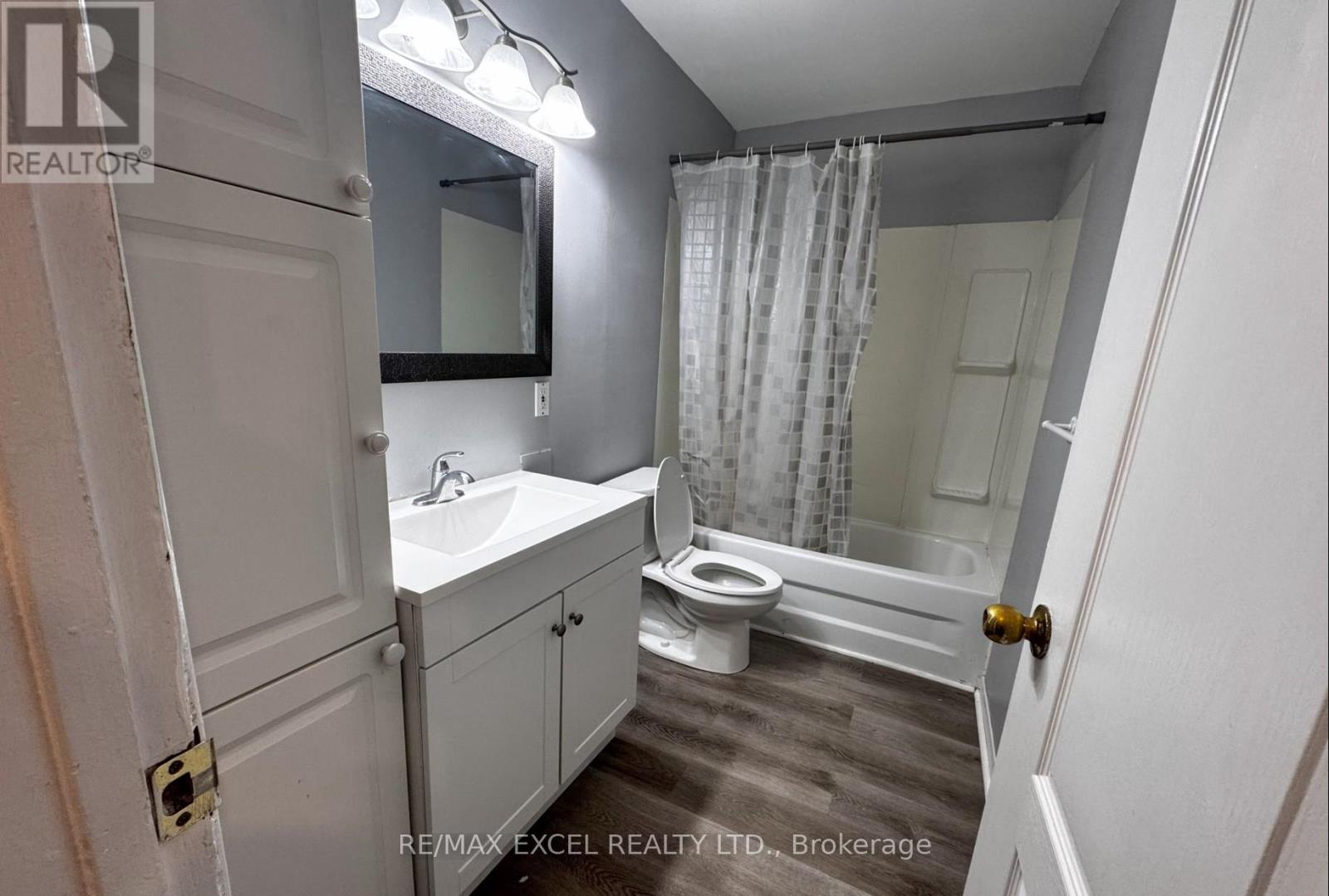 Main - 244 Demaine Crescent, Richmond Hill, Ontario  L4C 2W5 - Photo 14 - N13163786