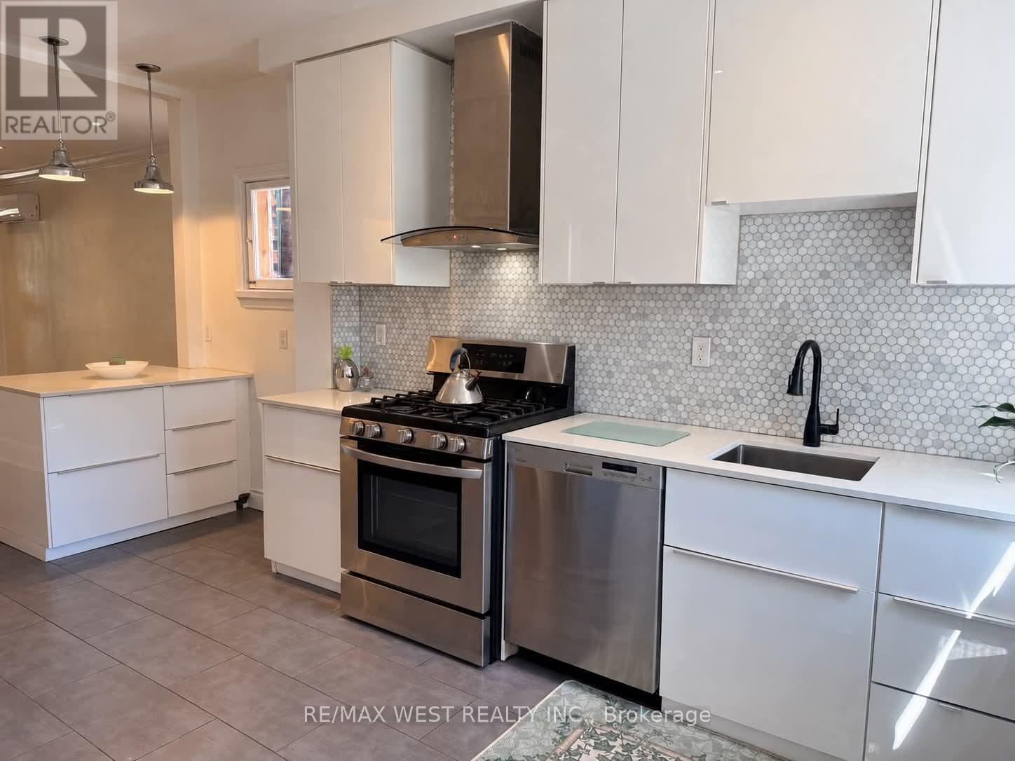 91 Olive Avenue, Toronto, Ontario  M6G 1V2 - Photo 11 - C13114116