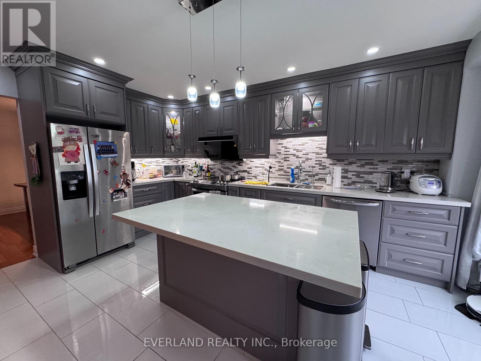 73 Cavalry Trail, Markham, Ontario  L3R 9H9 - Photo 4 - N13131558
