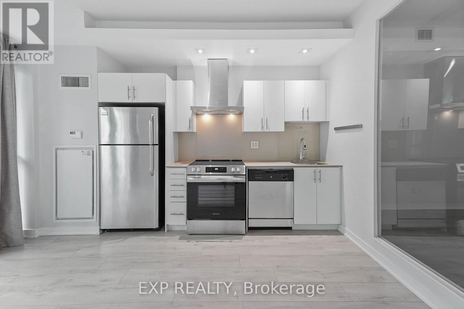 423 - 165 Legion Road, Toronto, Ontario  M8Y 0B3 - Photo 6 - W13046086