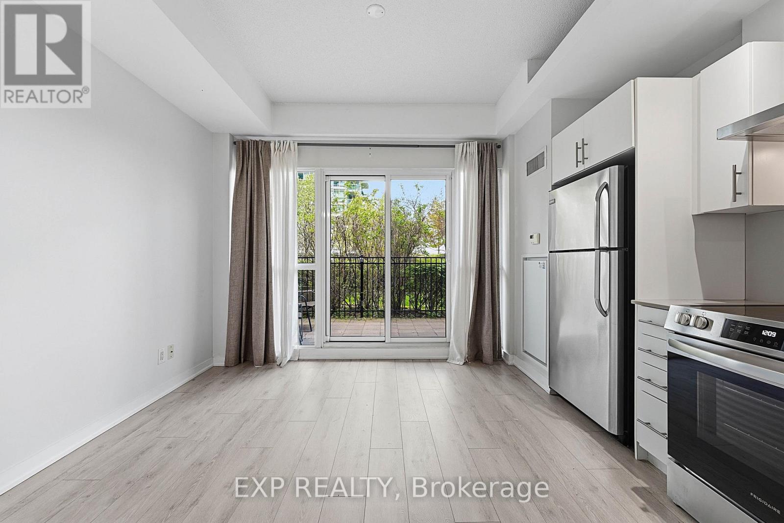 423 - 165 Legion Road, Toronto, Ontario  M8Y 0B3 - Photo 2 - W13046086