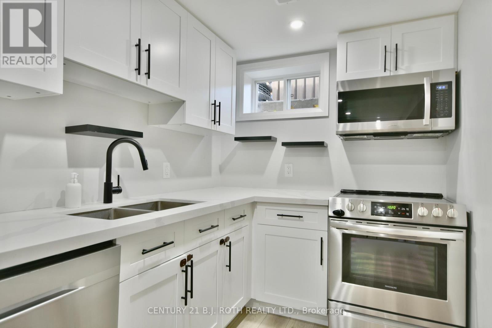 Lower - 156 Puget Street, Barrie, Ontario  L4M 4N5 - Photo 3 - S13163964