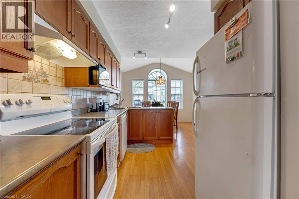 550 Dansbury Drive, Waterloo, Ontario  N2K 4E2 - Photo 7 - 40830451