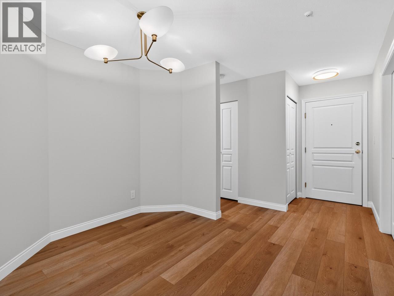 109 8460 Jellicoe Street, Vancouver, British Columbia  V5S 4S8 - Photo 2 - R3126552