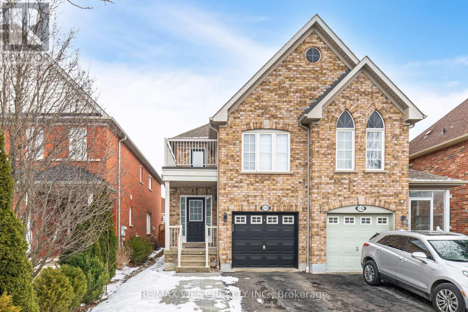BSMT - 1122 HICKORY HOLLOW GLEN