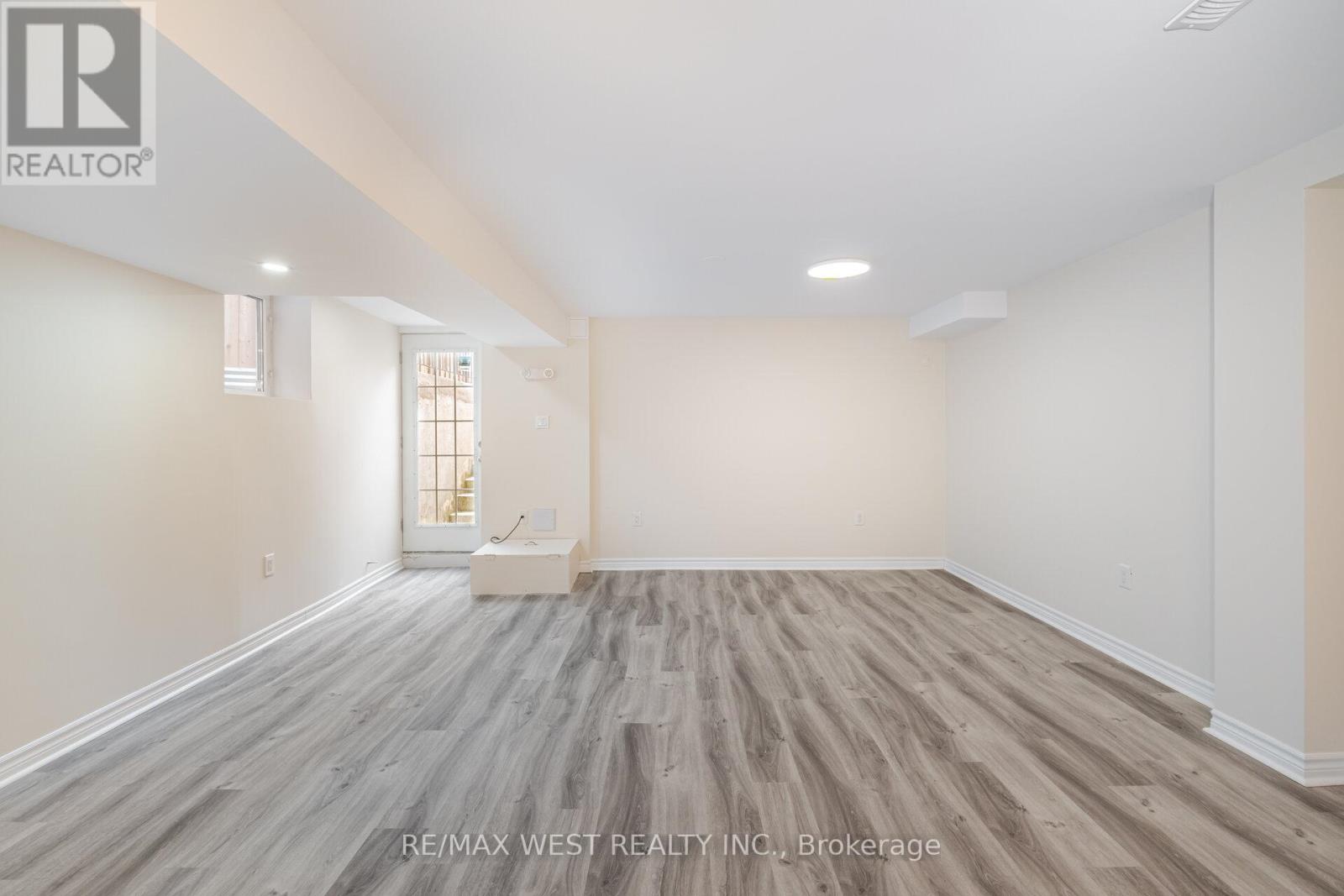Bsmt - 1122 Hickory Hollow Glen, Mississauga, Ontario  L5W 1Z8 - Photo 10 - W13163772