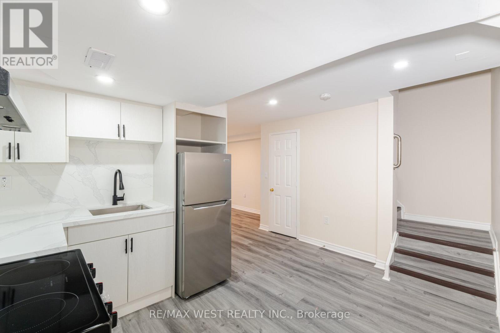 Bsmt - 1122 Hickory Hollow Glen, Mississauga, Ontario  L5W 1Z8 - Photo 15 - W13163772