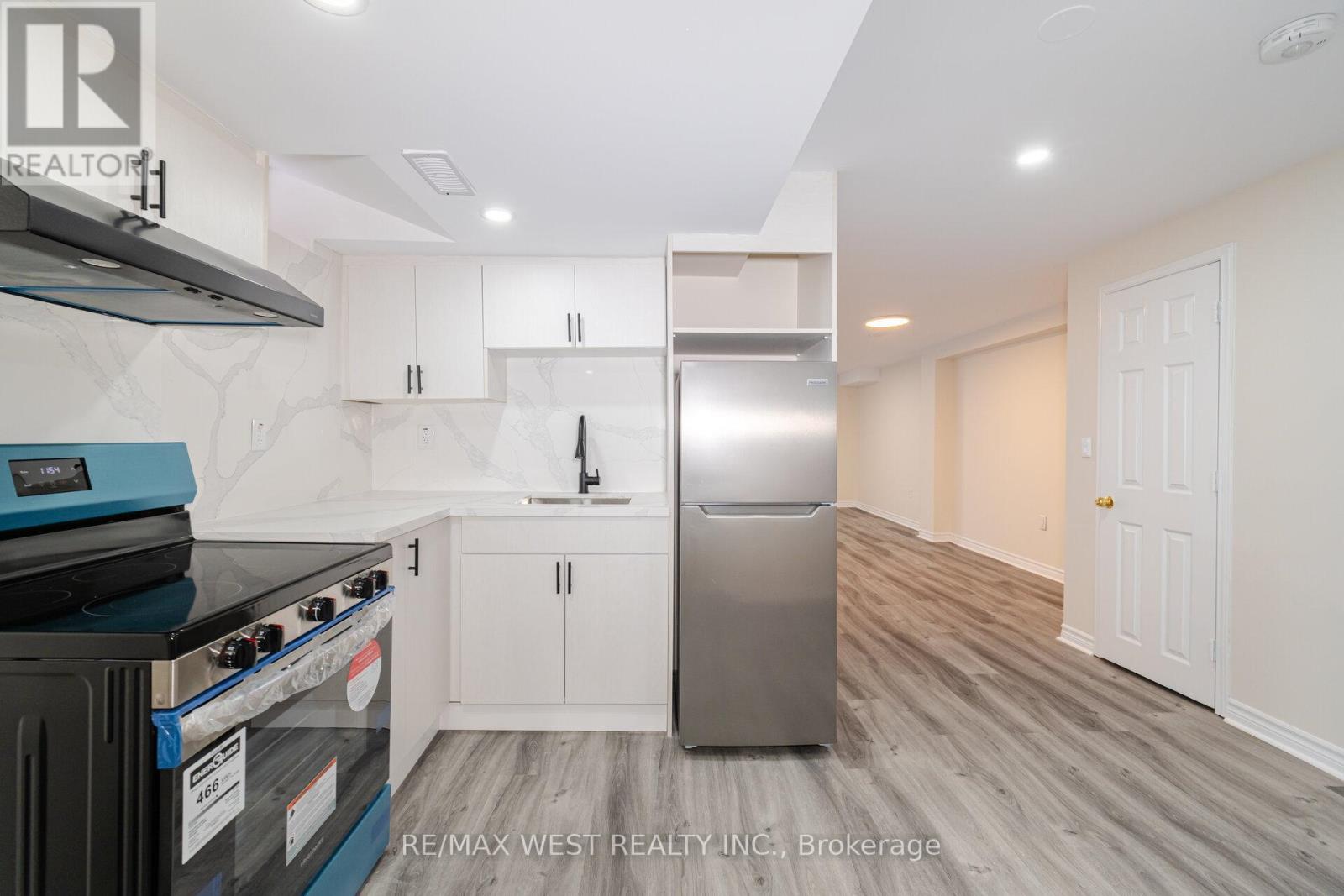 Bsmt - 1122 Hickory Hollow Glen, Mississauga, Ontario  L5W 1Z8 - Photo 16 - W13163772