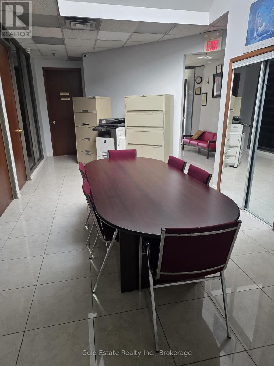 2 - 7015 Tranmere Drive, Mississauga, Ontario  L4T 2T9 - Photo 10 - W13163792