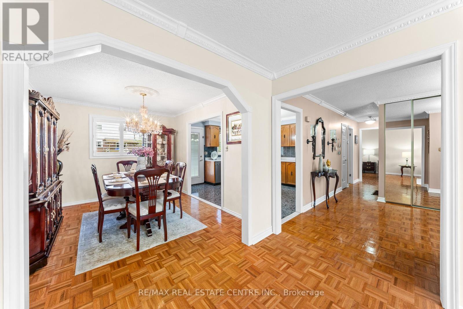 24 Linkdale Road, Brampton, Ontario  L6V 2Y4 - Photo 12 - W13163844