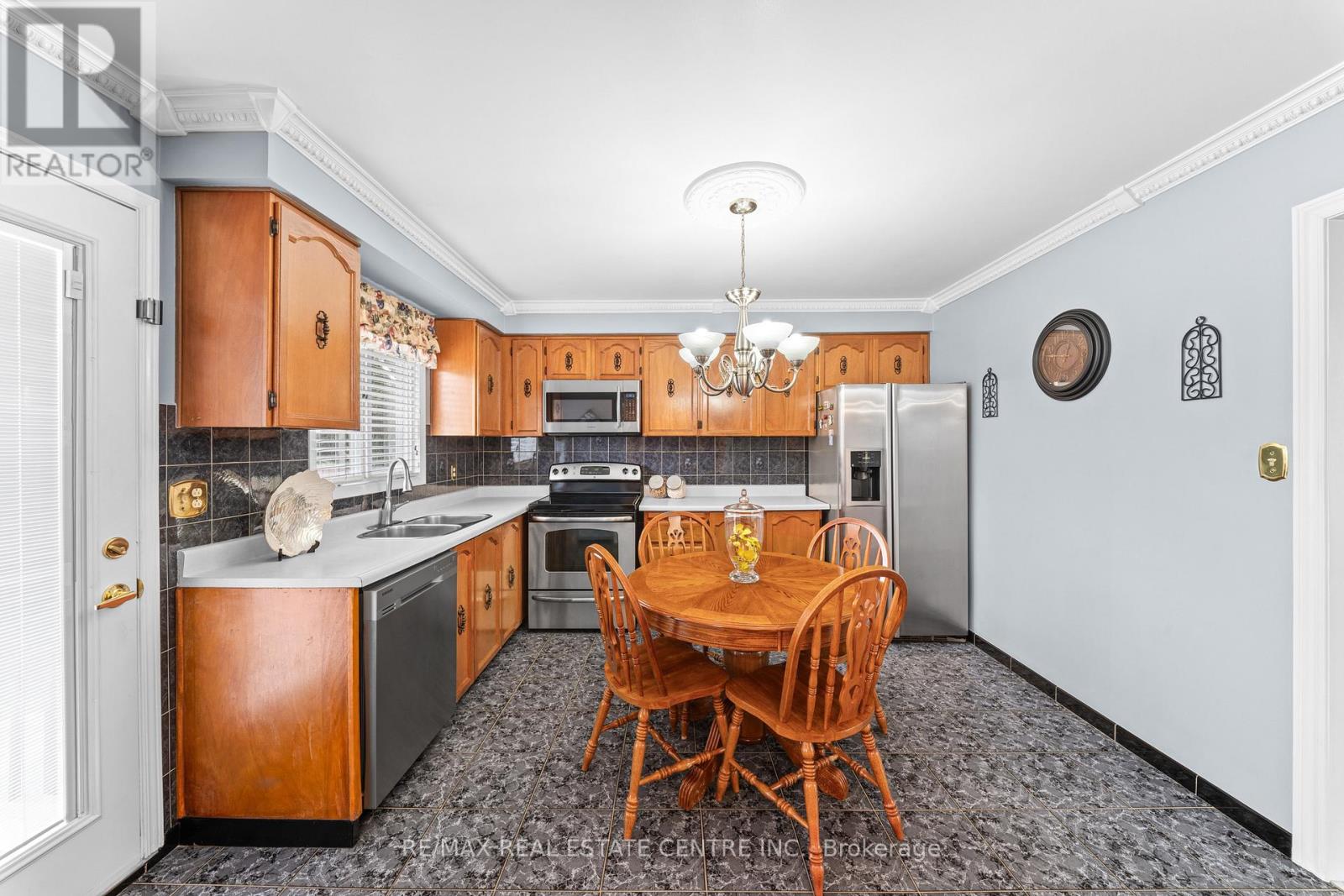 24 Linkdale Road, Brampton, Ontario  L6V 2Y4 - Photo 20 - W13163844