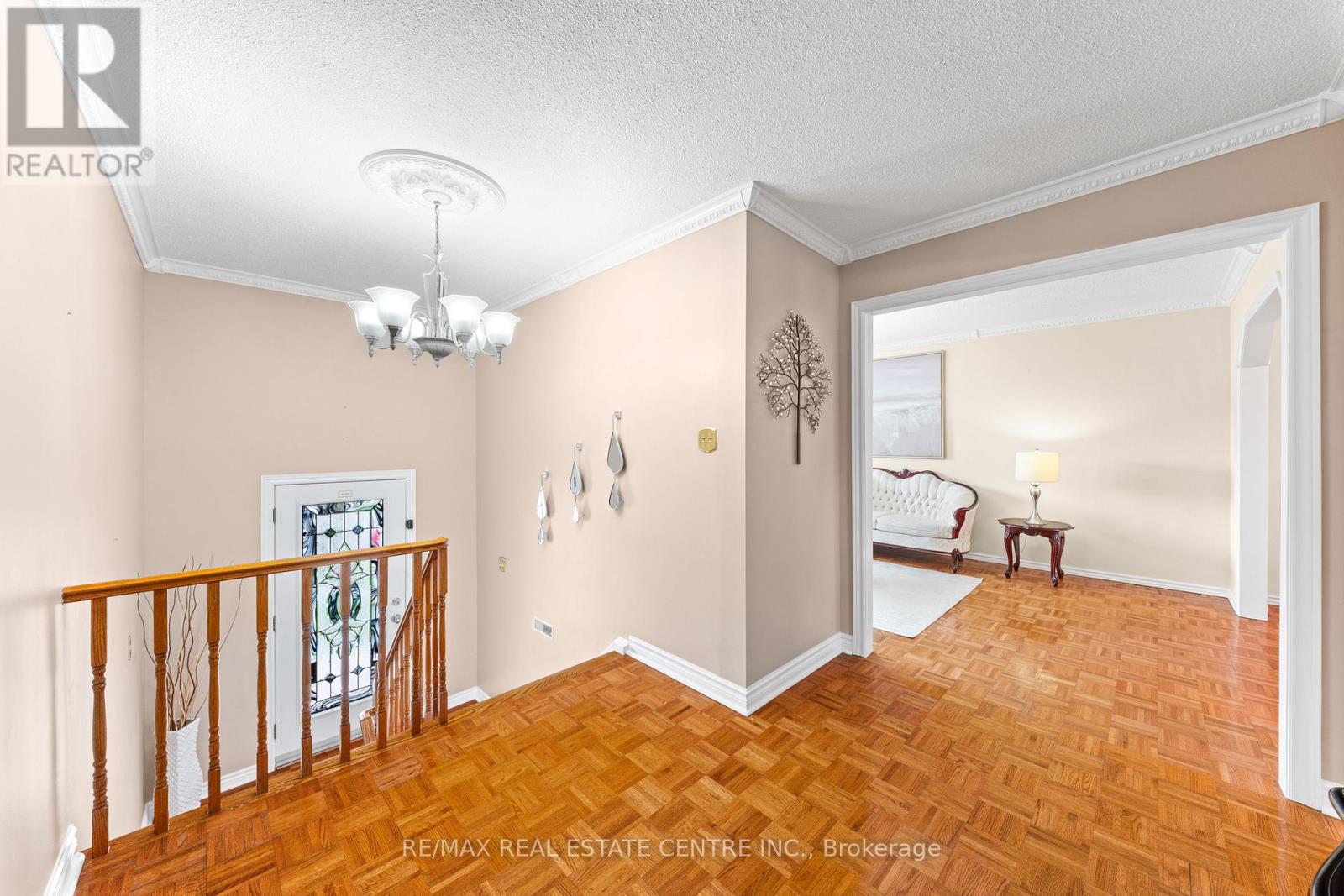 24 Linkdale Road, Brampton, Ontario  L6V 2Y4 - Photo 9 - W13163844