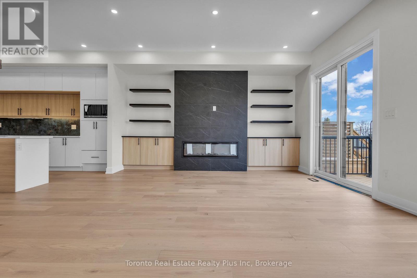 138 Bowie Avenue, Toronto (Briar Hill-Belgravia), Ontario  M6E 2R2 - Photo 10 - W13163856