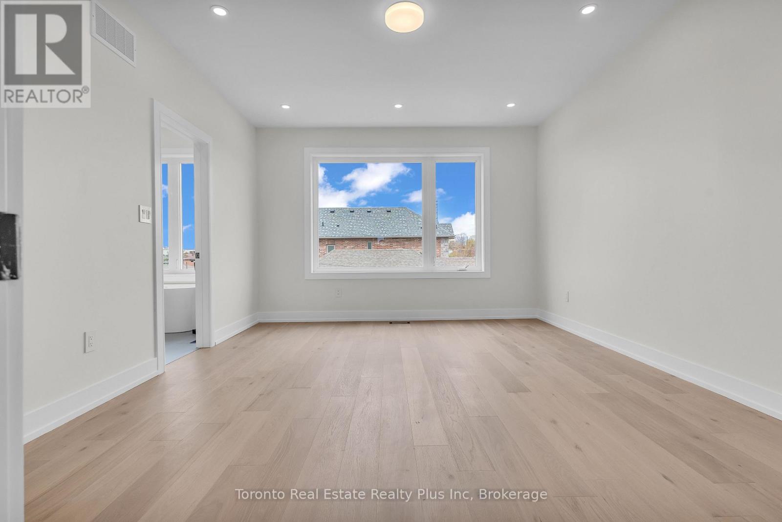 138 Bowie Avenue, Toronto (Briar Hill-Belgravia), Ontario  M6E 2R2 - Photo 13 - W13163856