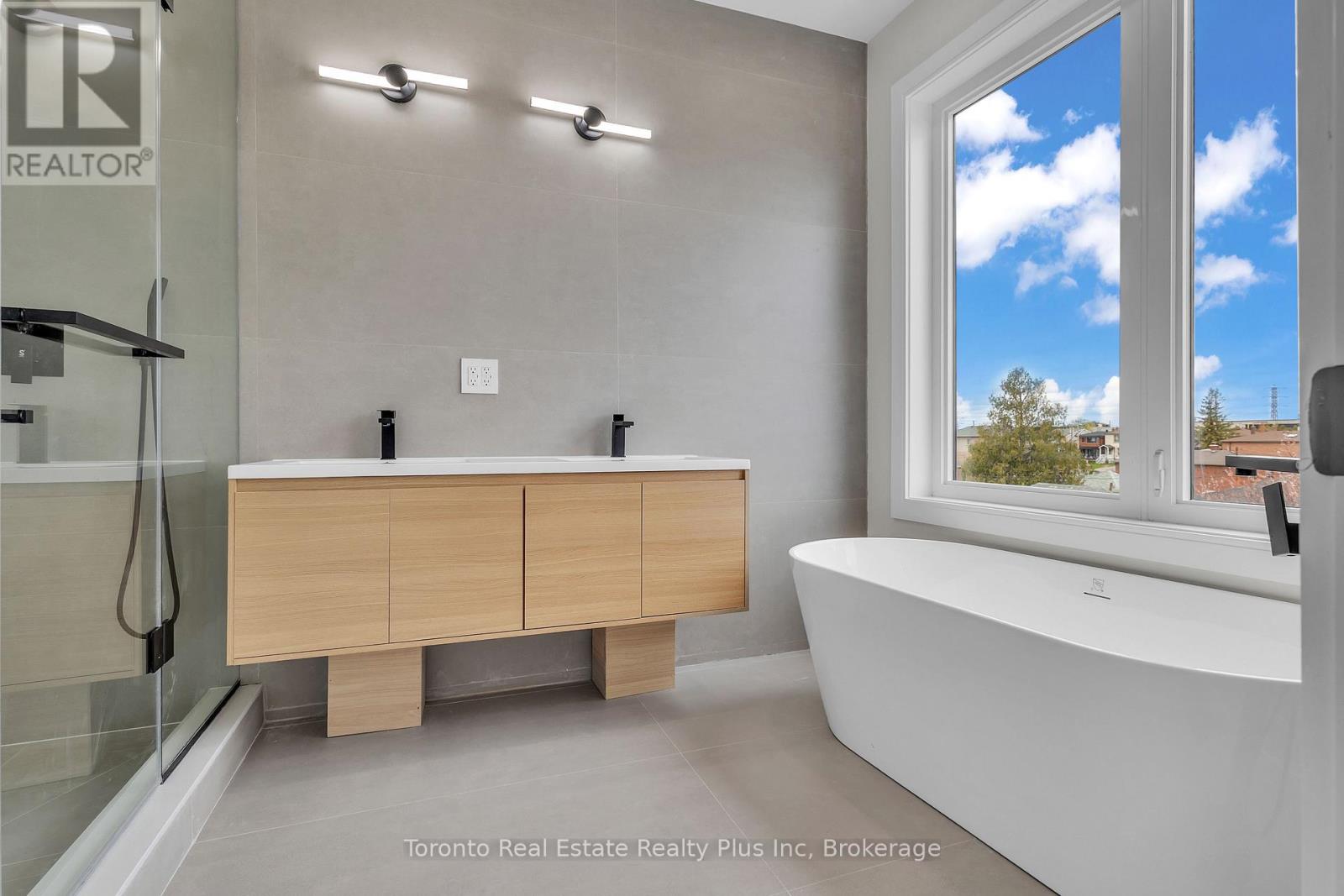 138 Bowie Avenue, Toronto (Briar Hill-Belgravia), Ontario  M6E 2R2 - Photo 15 - W13163856