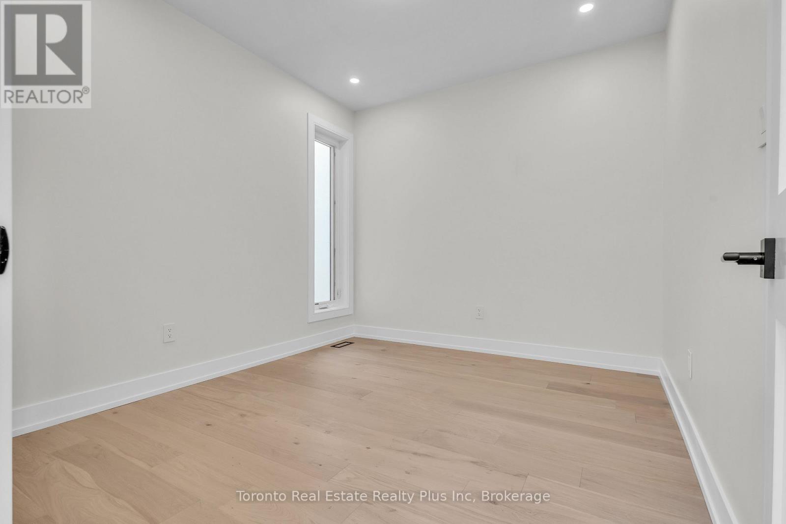 138 Bowie Avenue, Toronto (Briar Hill-Belgravia), Ontario  M6E 2R2 - Photo 18 - W13163856
